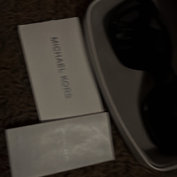 Michael Kors Black Sunglasses with White Case - Picture 4 of 5